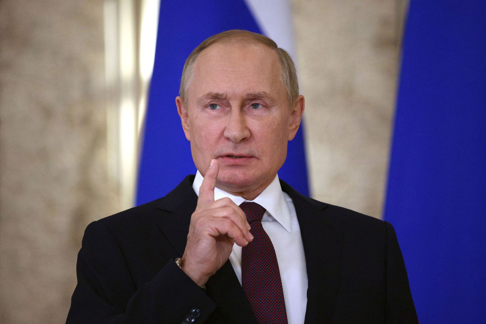 Russian President Vladimir Putin talks to the media during a news conference following the 22nd Shanghai Cooperation Organisation Heads of State Council (SCO-HSC) Summit, in Samarkand, Uzbekistan, 16 September 2022. The SCO is an international alliance founded in 2001 in Shanghai and composed of China, India, Kazakhstan, Kyrgyzstan, Russia, Pakistan, Tajikistan, Uzbekistan and four Observer States interested in acceding to full membership - Afghanistan, Belarus, Iran, and Mongolia. EPA/SERGEI BOBYLEV / SPUTNIK / KREMLIN POOL MANDATORY CREDIT Dostawca: PAP/EPA.