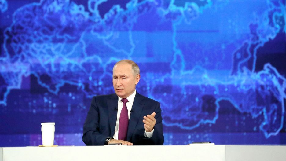 MOSCOW, RUSSIA - JUNE 30:â (---EDITORIAL USE ONLY â MANDATORY CREDIT - "KREMLIN PRESS OFFICE / HANDOUT" - NO MARKETING NO ADVERTISING CAMPAIGNS - DISTRIBUTED AS A SERVICE TO CLIENTS----) ââââââRussian President Vladimir Putin takes part in an annual televised phone-in with the country's citizens dubbed "Direct Line with Vladimir Putin" at the Moscow's World Trade Center Studio in Moscow, Russia on June 30, 2021. (Photo by Kremlin Press Office / Handout/Anadolu Agency via Getty Images)