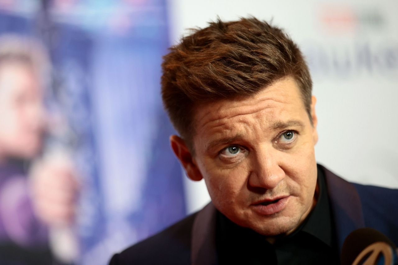 Jeremy Renner w szpitalu. "Jest w stanie krytycznym, ale stabilnym"