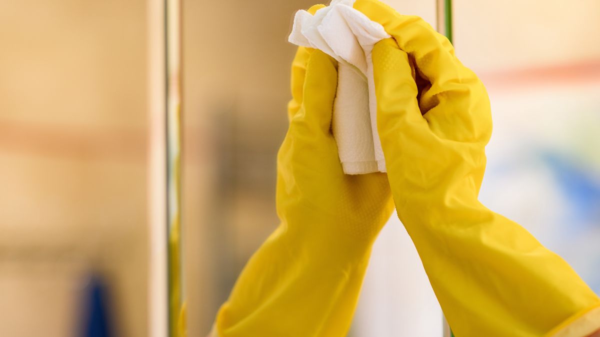 Jak skutecznie czyścić kabinę prysznicową?