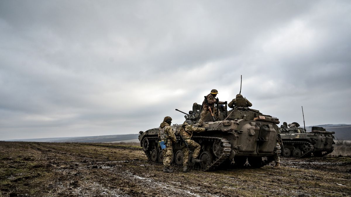 ZAPORIZHZHIA REGION, UKRAINE - JANUARY 23, 2023 - Servicemen of a mechanized brigade of the Armed Forces of Ukraine use an infantry fighting vehicle in practicing of offensive and assault operations to strike the positions of the Russian invaders, Zaporizhzhia Region, southeastern Ukraine. (Photo credit should read Dmytro Smoliyenko / Ukrinform/Future Publishing via Getty Images)