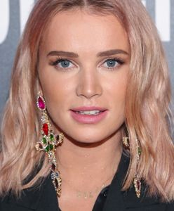 Pokazała wielki dekolt. Fani pokłócili się o bujny biust