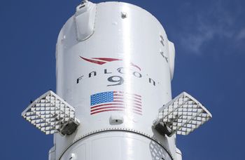 Astronomowie: 5 sierpnia górny człon Falcona 9 może uderzyć w Księżyc