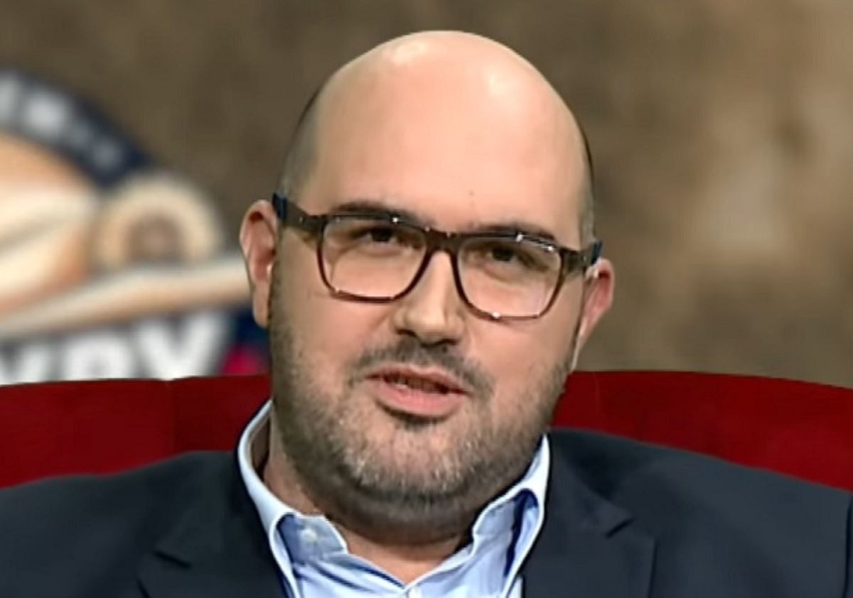 Były szef „Wiadomości” TVP na fikcyjnej posadzie w państwowym banku? „Spotkamy się w sądzie”