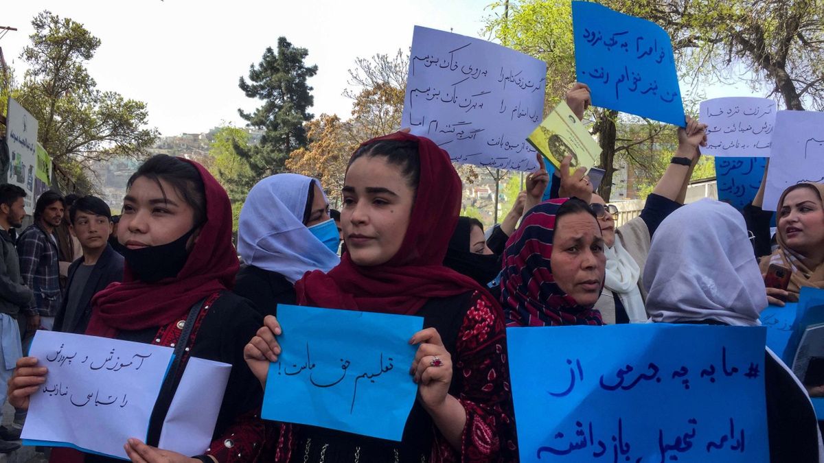 Ekstremiści boją się wykształconych kobiet? Uczennice się nie poddają