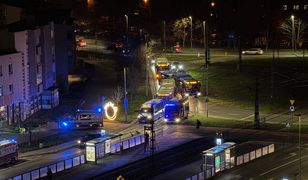 Wypadek z udziałem autobusu w Krakowie. Kierowca samochodu uciekł