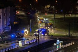 Wypadek z udziałem autobusu w Krakowie. Kierowca samochodu uciekł