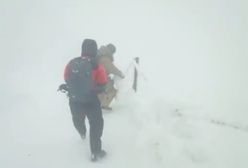 Turyści ewakuowani ze Śnieżki. "Co ci ludzie mają we łbach?"