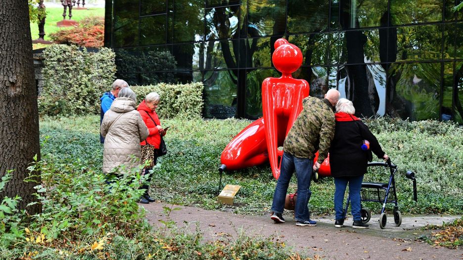 Rzeźba Maurycego Gomulickiego budzi zainteresowanie w Busku