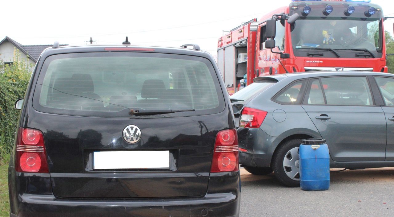 Brzeszcze: Czołowe zderzenie dwóch samochodów na Zasolu