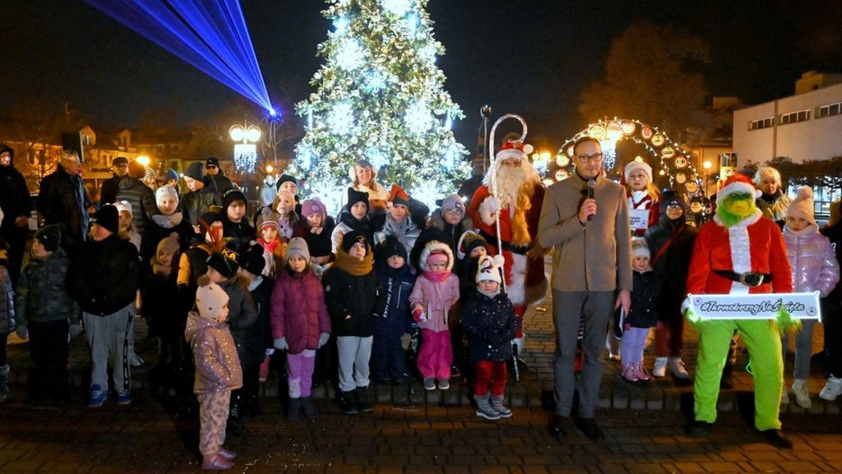 Rozświetlanie świątecznej choinki w Tarnobrzegu