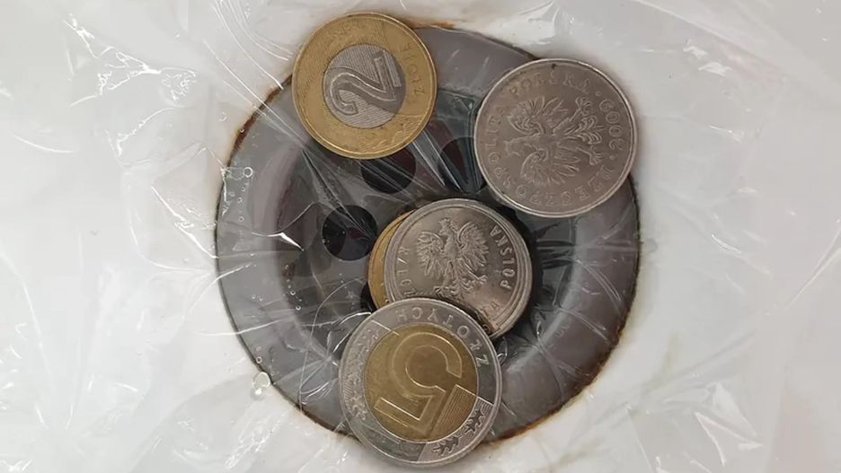 Poznaj niezawodny trik z monetami