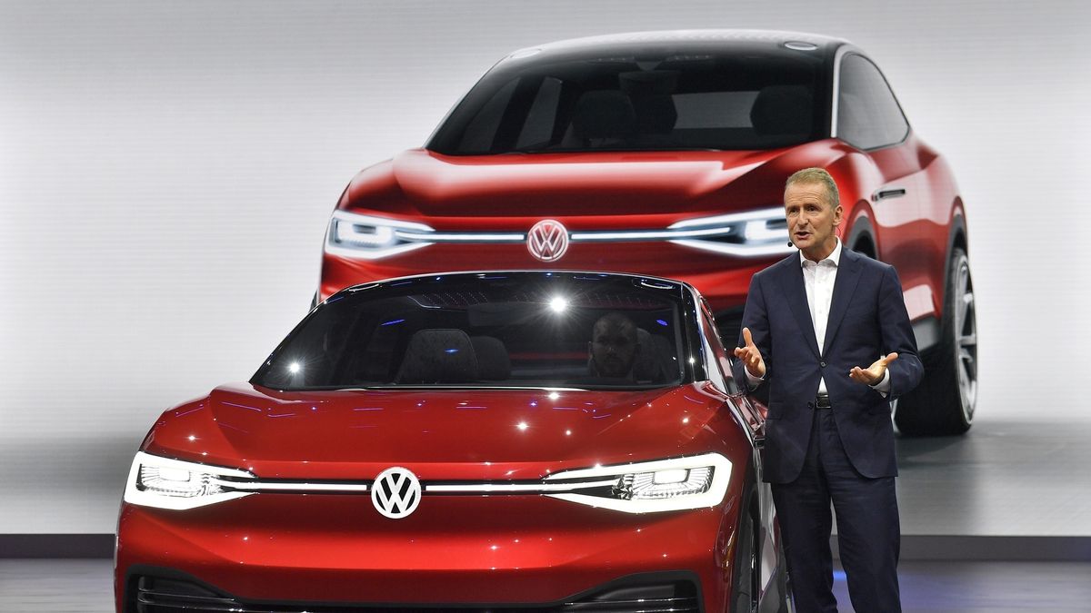 Zdaniem dziennikarza "Manager Magazin" Herbert Diess, szef Volkswagena chętnie kupiłby Teslę.