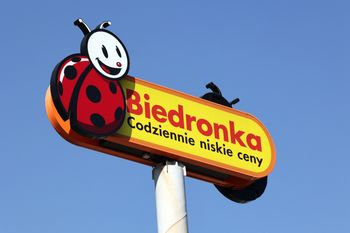 W Biedronce ulatniał się gaz. Pilna ewakuacja sklepu