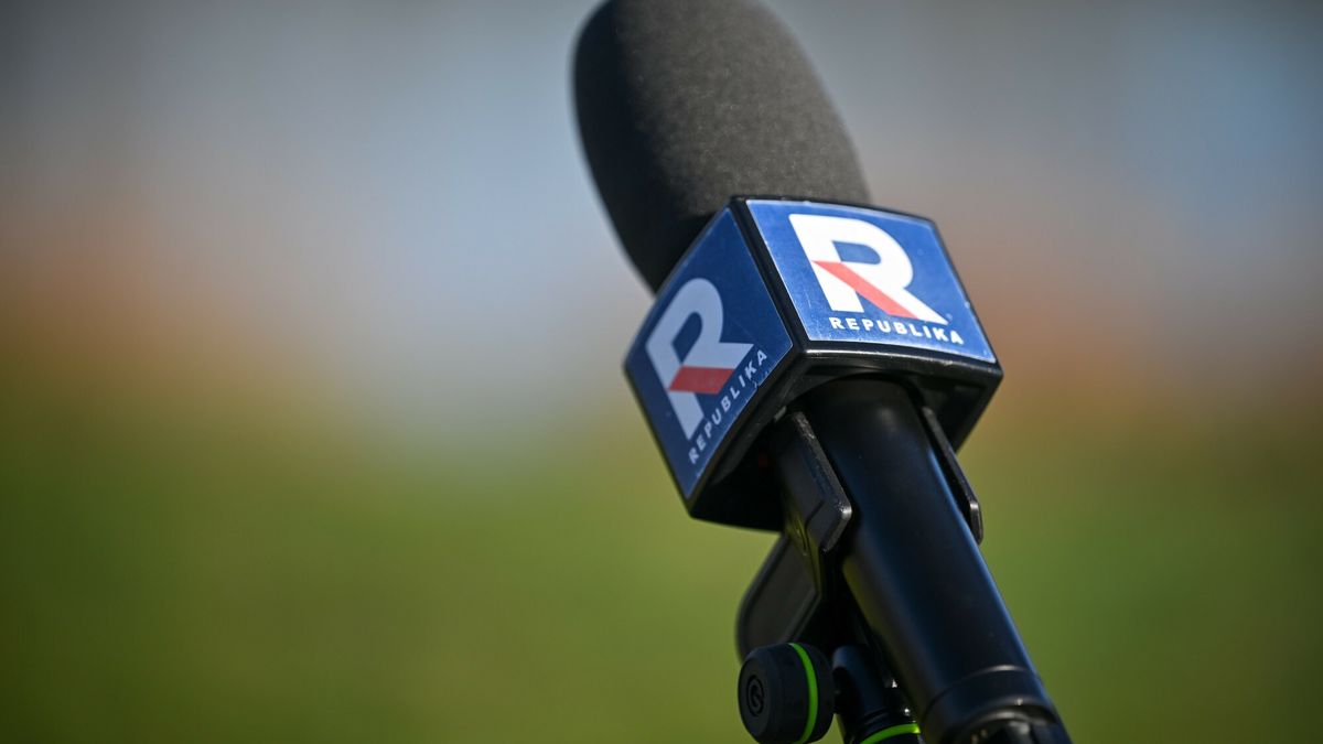 Konferencja prasowa Karola Nawrockiego w sprawie Siarzewa
13.01.2025 Ciechocinek. Konferencja prasowa kandydata na prezydenta Karola Nawrockiego w sprawie zapory na Wisle w Siarzewie.
Fot. Jacek Slomion/REPORTER
N/z: Mikrofon, kostka z logo stacji, telewizji Republika
Jacek Slomion/REPORTER