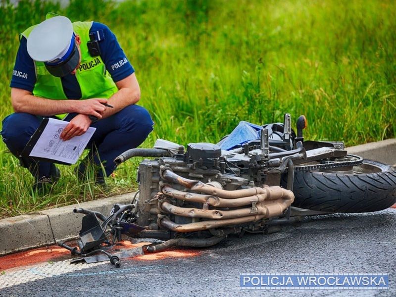 Śmiertelny wypadek pod Wrocławiem. Ofiarą 38-letni motocyklista