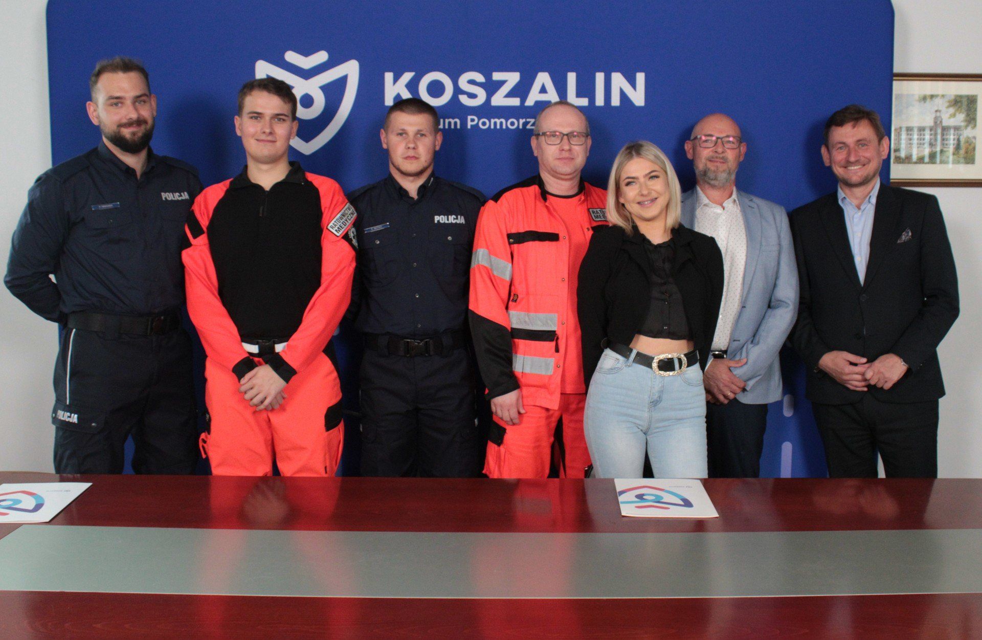 PODZIĘKOWANIA BOHATEROM