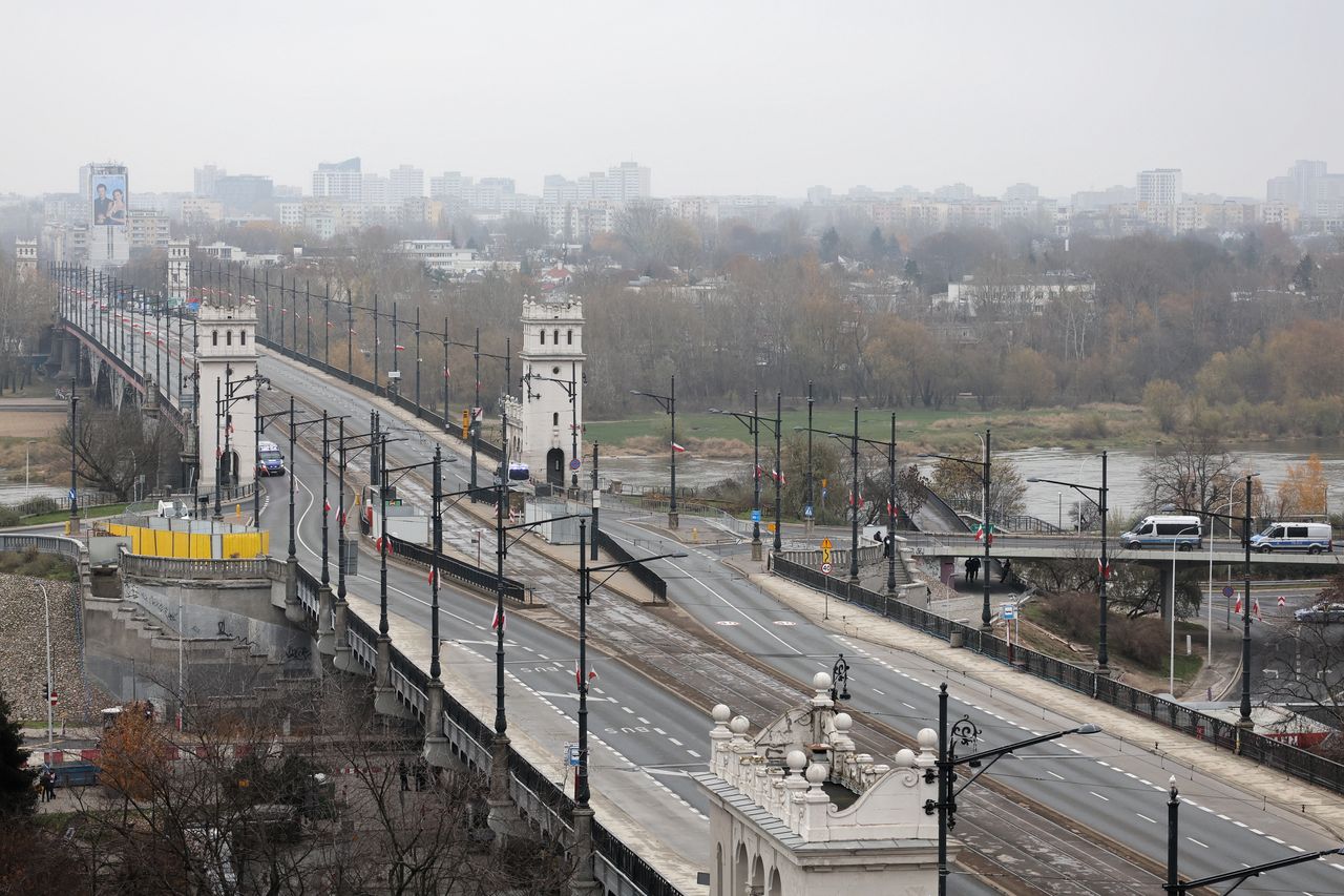 Incydent podczas Święta Niepodległości w Warszawie. Poleciała raca