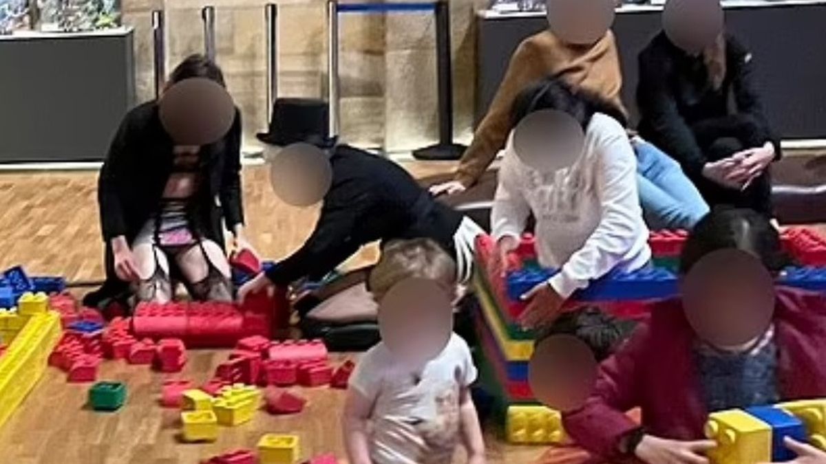 Obecność mężczyzny ubranego w damską bieliznę zdenerwowała rodziców bawiących się dzieci 