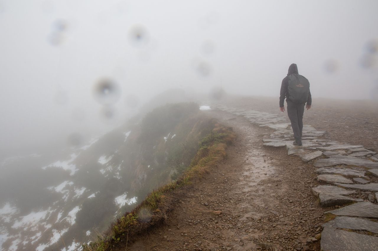 Ślisko na szlakach w Beskidach. GOPR ostrzega