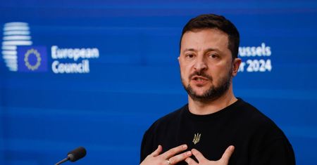 Zełenski miał błagać Bidena. Ujawniono, co się stało tuż przed wojną