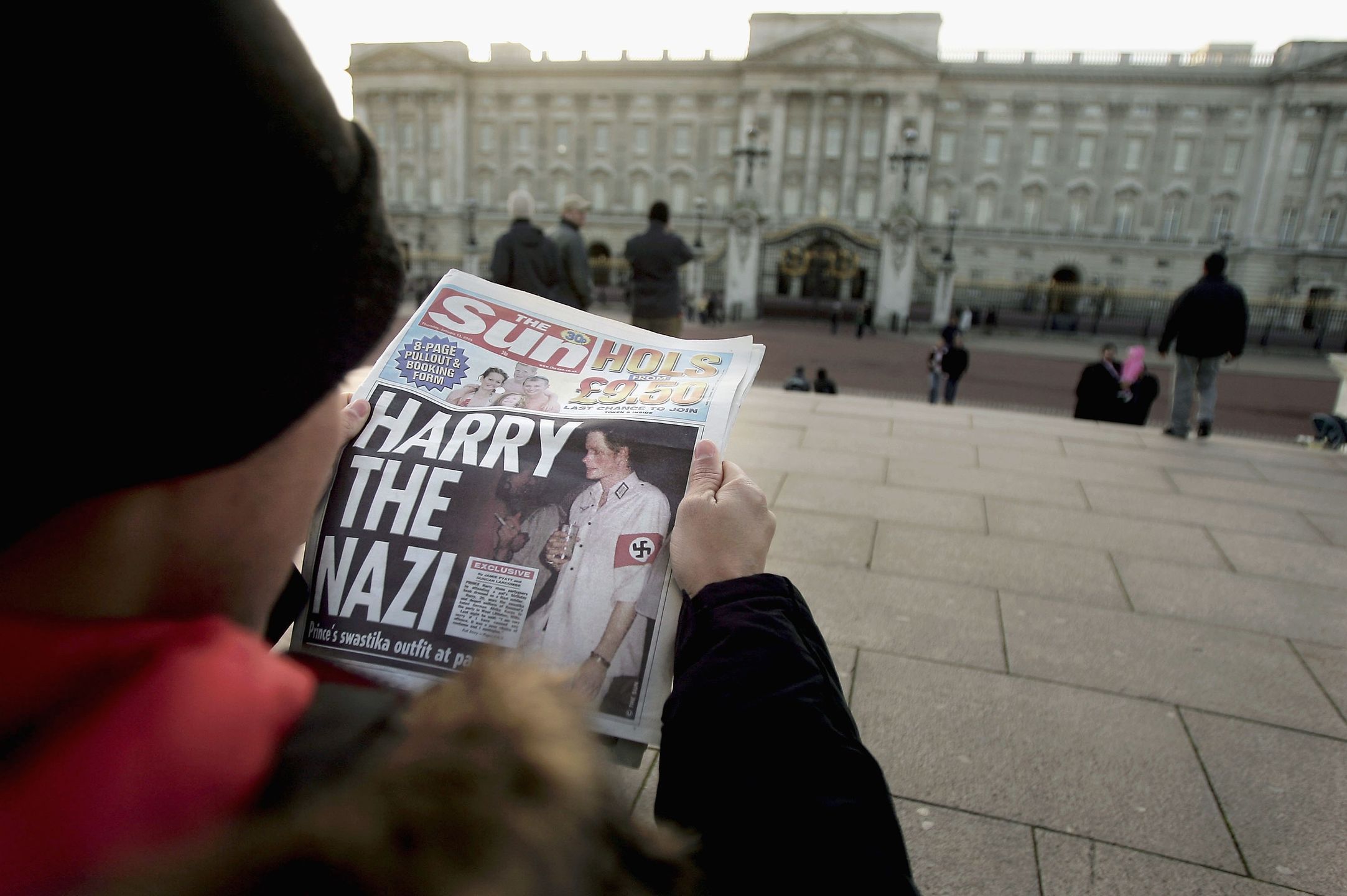 Niechlubna okładka z księciem Harrym