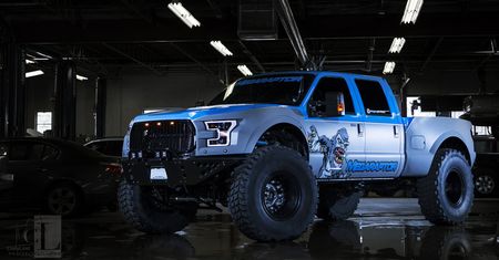 Jest ogromny i szybki. Ford Megaraptor do wygrania w konkursie