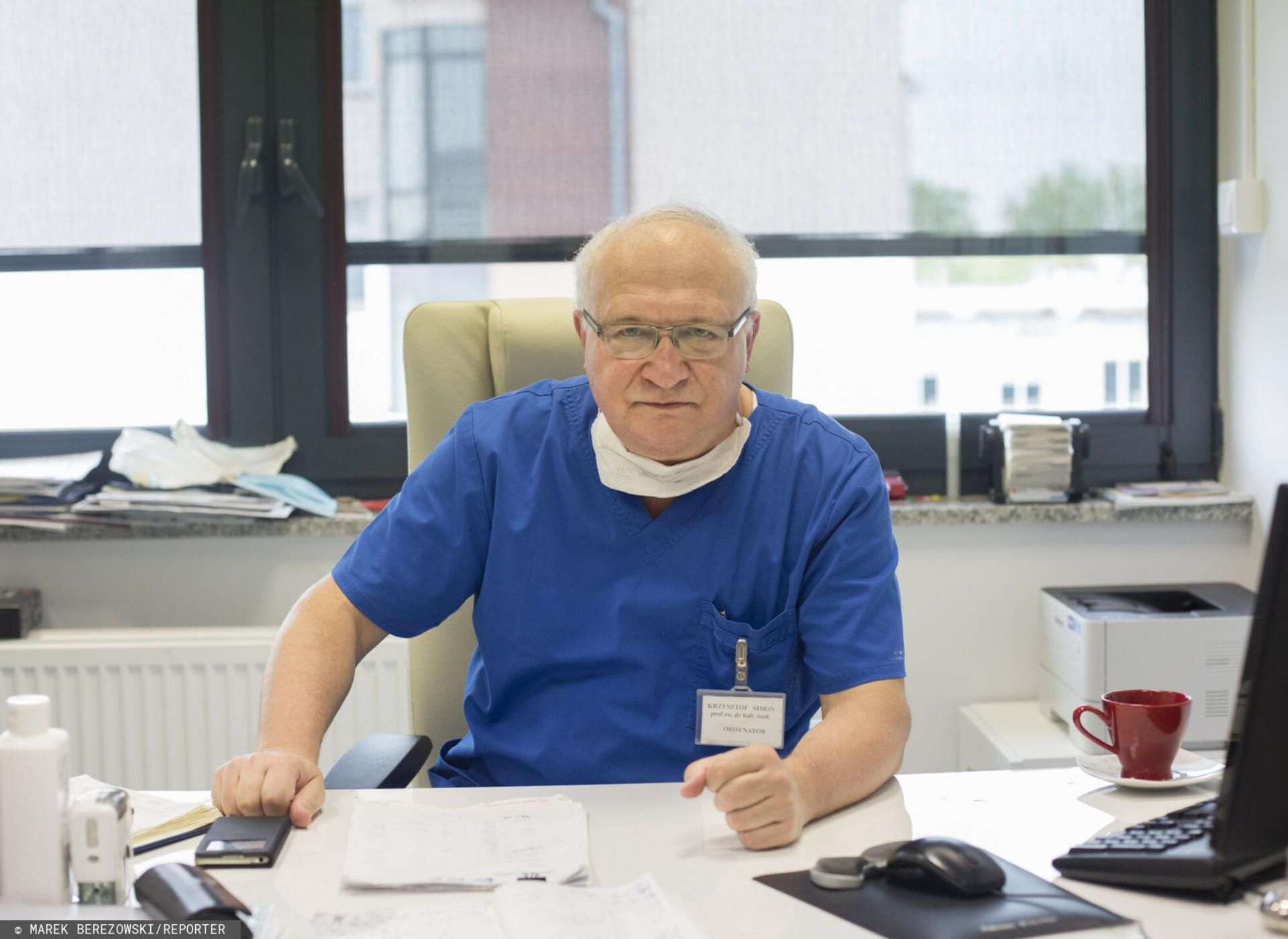 Czarny scenariusz zaczyna się sprawdzać. Przybywa szpitali, w których brakuje miejsc dla pacjentów z COVID-19. Prof. Simon: skończy się to katastrofą