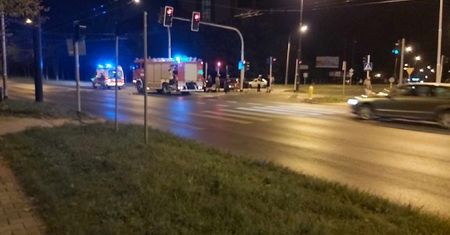 Groźny wypadek w Lublinie. Wymusił pierwszeństwo na skrzyżowaniu, zderzył się z renaultem