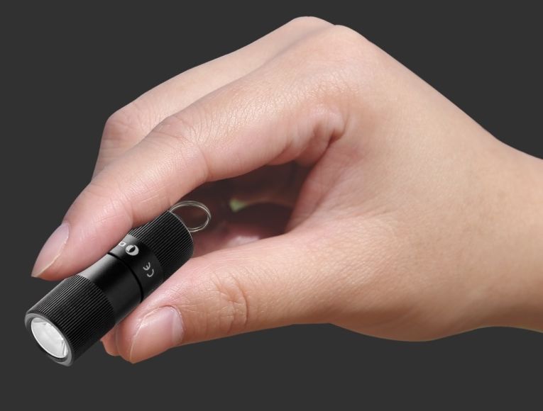 Olight i1R – idealna latarka EDC 4