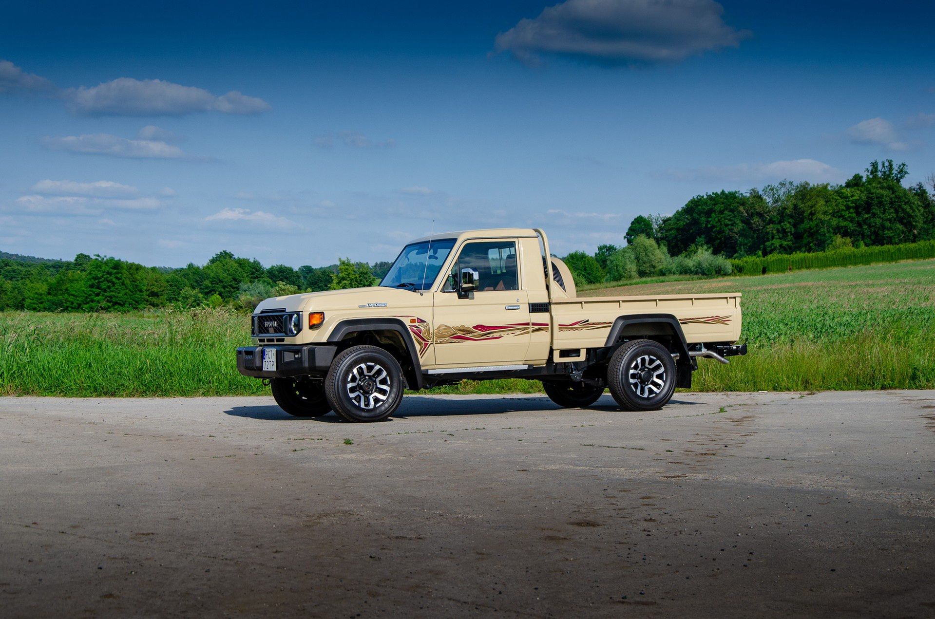 Toyota Land Cruiser 70