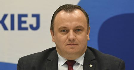 Śląskie. Marszałek województwa chce wymienić limuzyny. Decyzję tłumaczy troską o środowisko