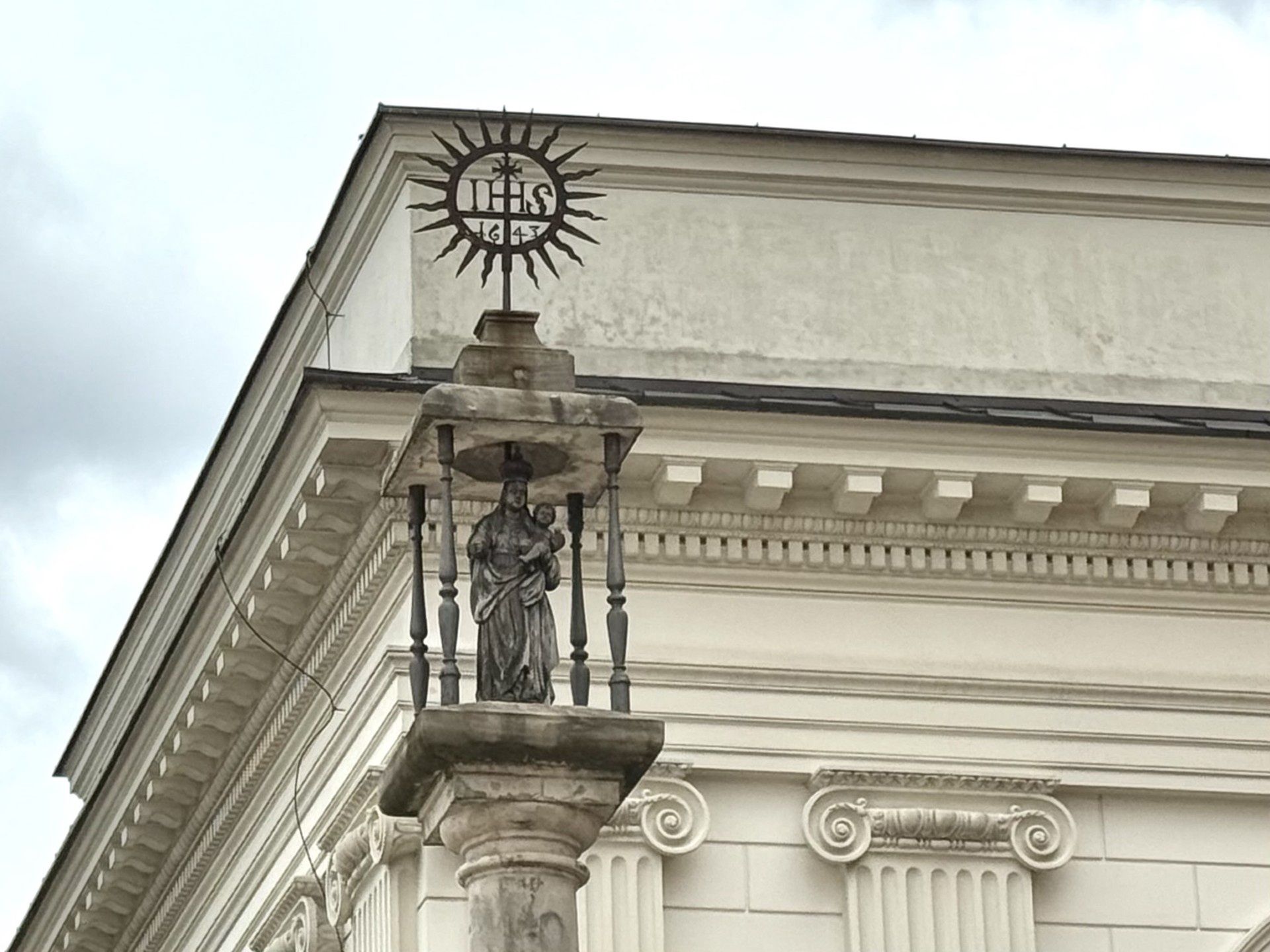 Historia kolumny jest ściśle powiązana z historią kolumny Zygmu 