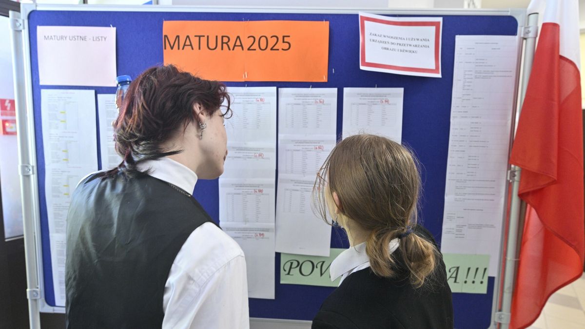 Super Express archiwum 2025
PHOTO MAREK KUDELSKI / SUPER EXPRESS
WARSZAWA
MATURA Z JEZYKA ANGIELSKIEGO W CLXI LICEUM OGOLNOKSZTALCACE IM. WLADYSLAWA BARTOSZEWSKIEGO
07.05.2025
N/Z MATURA Z ANGIELSKIEGO
 EGZAMIN DOJRZALOSCI
WSZYSTKIE ZDJECIA NA HTTP://AGENCJA.SE.COM.PL
MAREK KUDELSKI