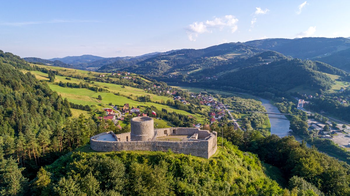 Rytro, Panorama na ruiny zamku w Beskidzie Sądeckim