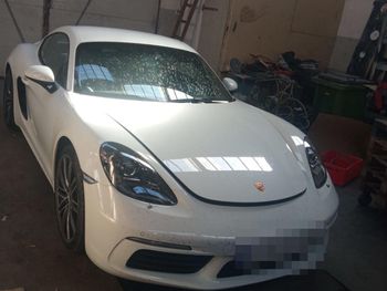 Warszawa: Grupa "Kobra" odzyskała kradzione porsche za 350 tysięcy złotych. Zatrzymany 47-letni paser
