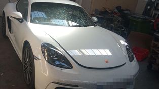 Warszawa: Grupa "Kobra" odzyskała kradzione porsche za 350 tysięcy złotych. Zatrzymany 47-letni paser