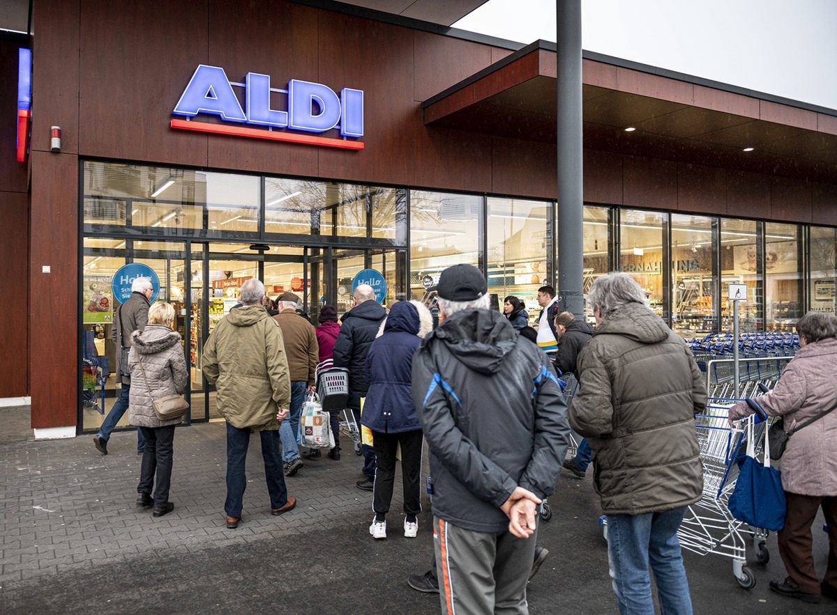 Aldi szuka pracowników. Tyle zarobisz na kasie
