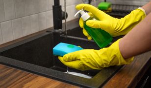 Większość osób robi to za rzadko. Oto kiedy naprawdę trzeba wymienić gąbkę