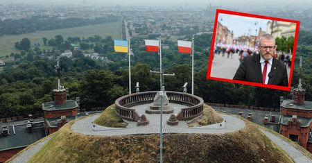 Flaga Ukrainy, zerwana przez Brauna. Jest reakcja