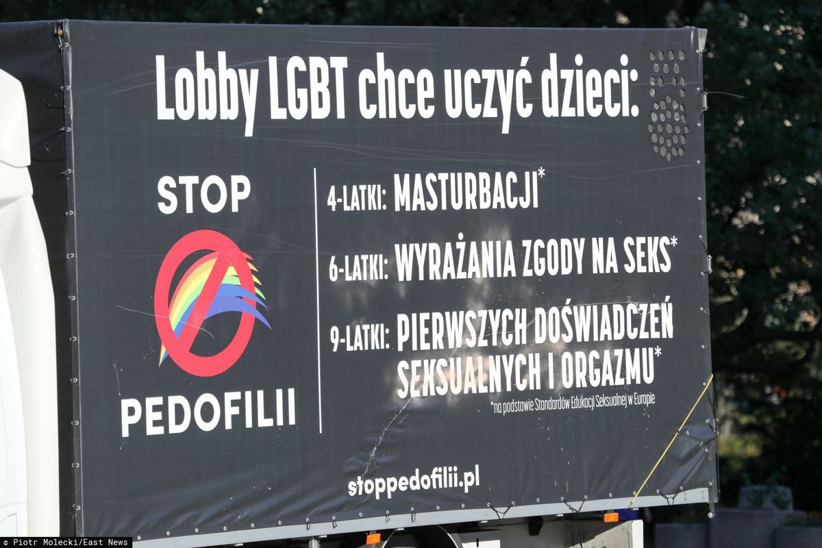 Plakaty anty-LGBT (zdjęcie ilustracyjne)