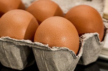 Producenci drobiu ostrzegają. To stanie się z cenami jajek