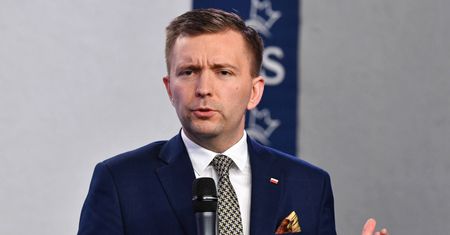 Koronawirus. Zdalne nauczenie. "Sytuacja jest analizowana. Dziś zapadnie decyzja"