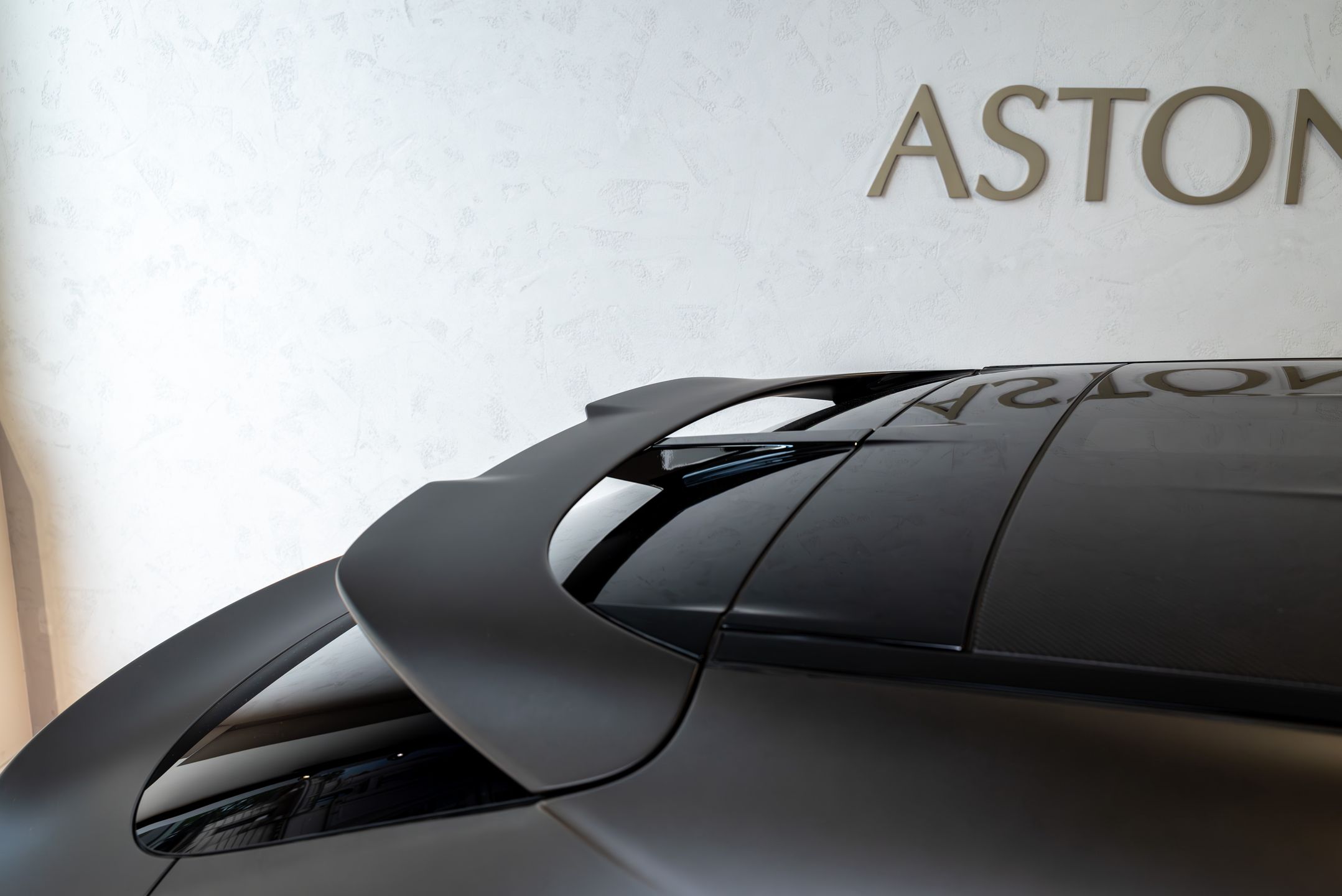 Aston Martin DBX S