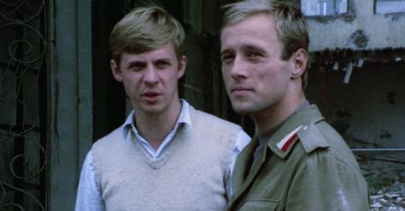 "Dom". Serial, który oglądała cała Polska. Sprawdź się