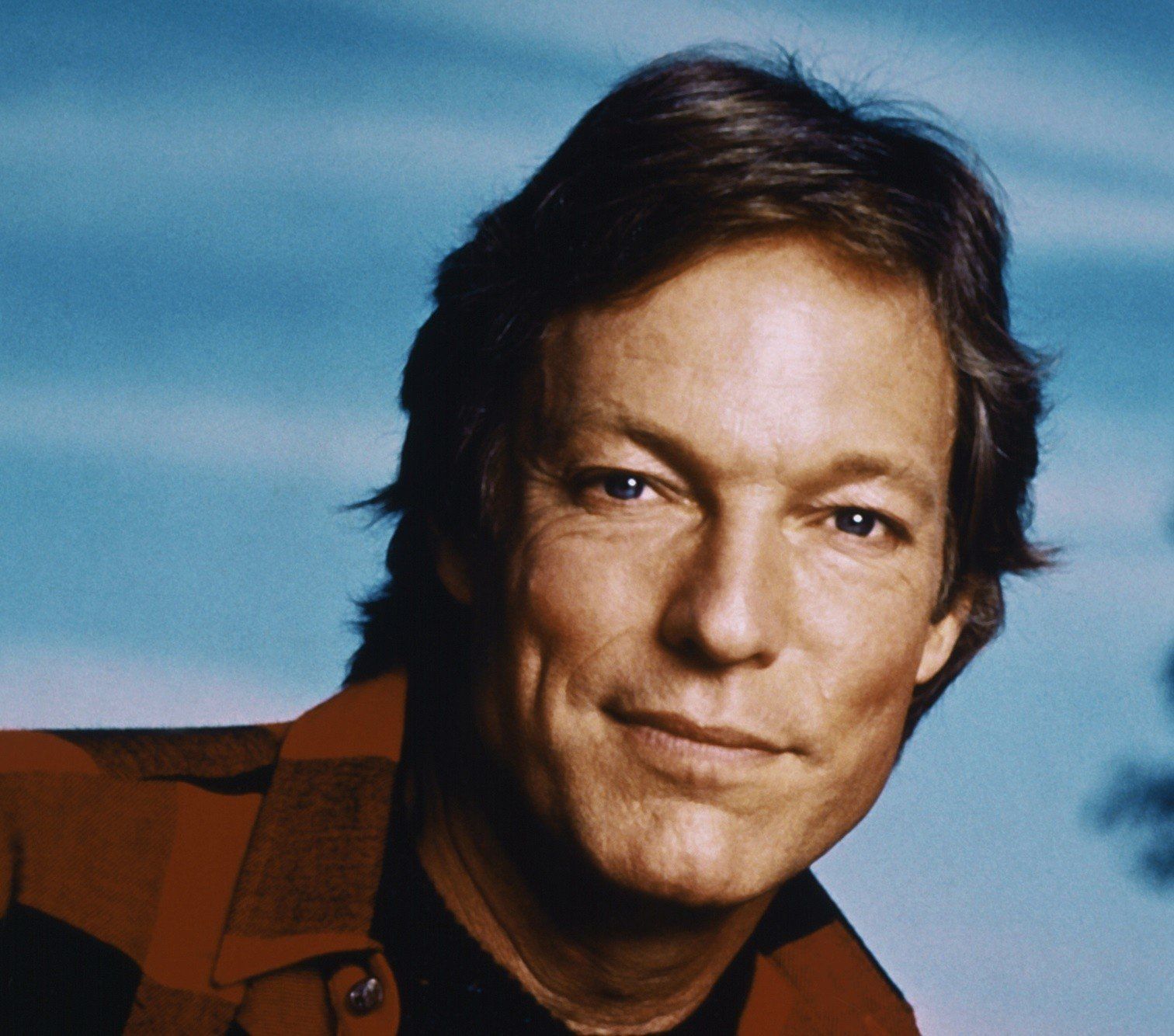 Richard Chamberlain urodził się 31 marca 1934 roku w Beverly Hills. Aktorską karierę rozpoczął pod koniec lat 50. XX wieku, występując w jednym z odcinków serialu Alfred Hitchcock przedstawia. Ogromną popularność przyniosła mu tytułowa rola w serialu Doktor Kildare, w którym grał w latach 1961-66.