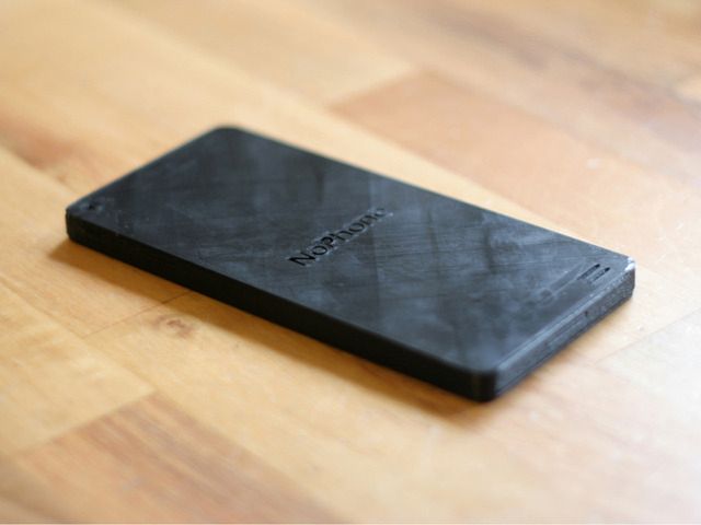 NoPhone na Kickstarterze. Na krytyce nowych technologii można zarobić - naiwniaków nie brakuje 2