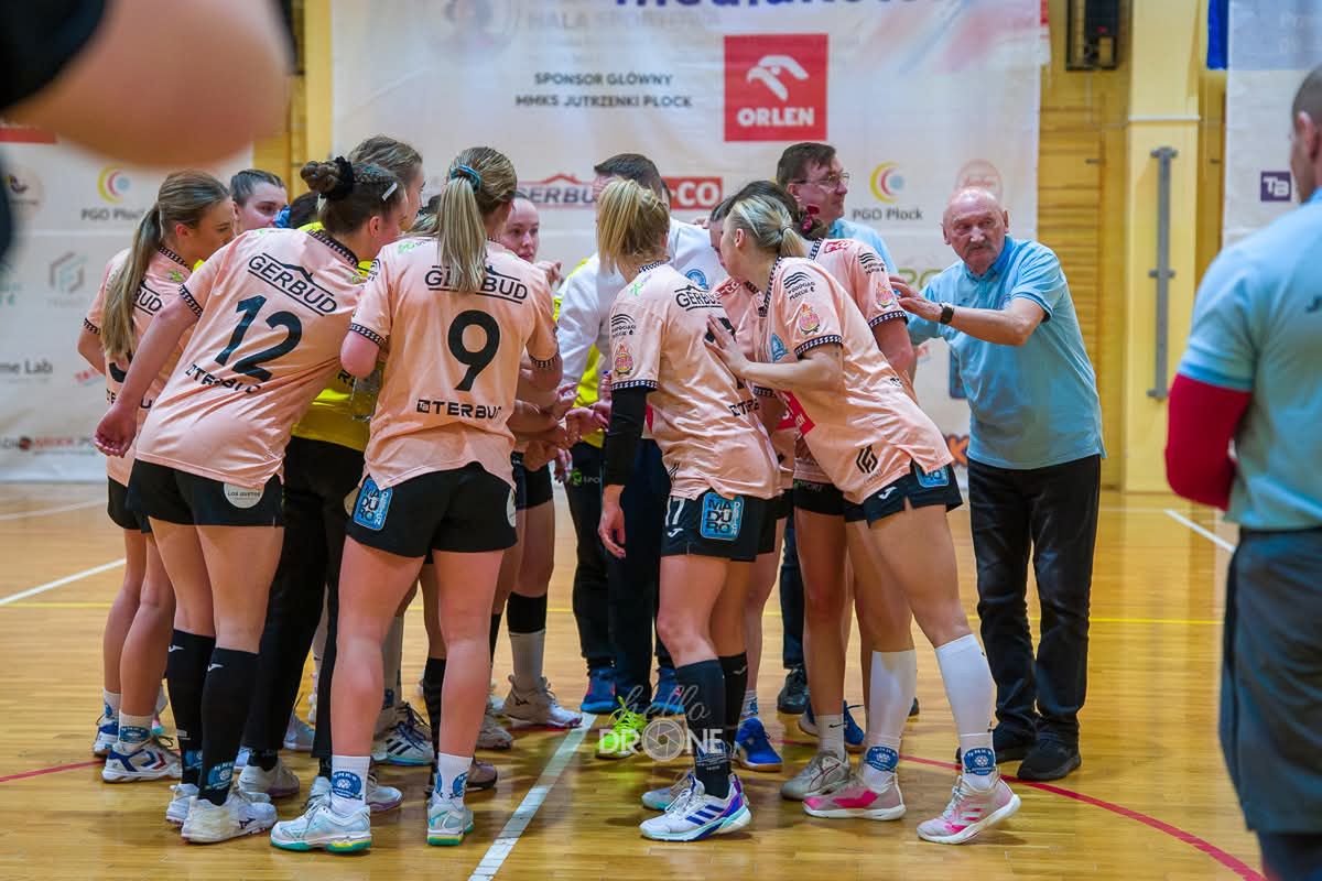 Liderki z Płocka pokonały SMS ZPRP Płock, teraz czas ważny mecz we własnej hali!