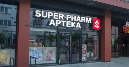 40 proc. taniej. Kosmetyki do makijażu w dobrych cenach w SuperPharm