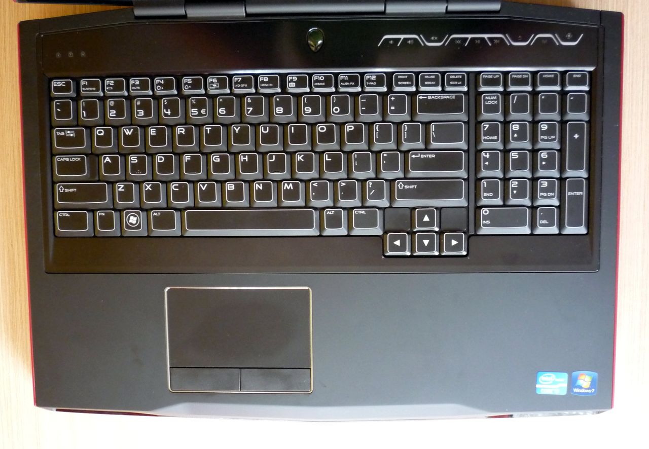 Alienware M17x R4 - klawiatura i touchpad